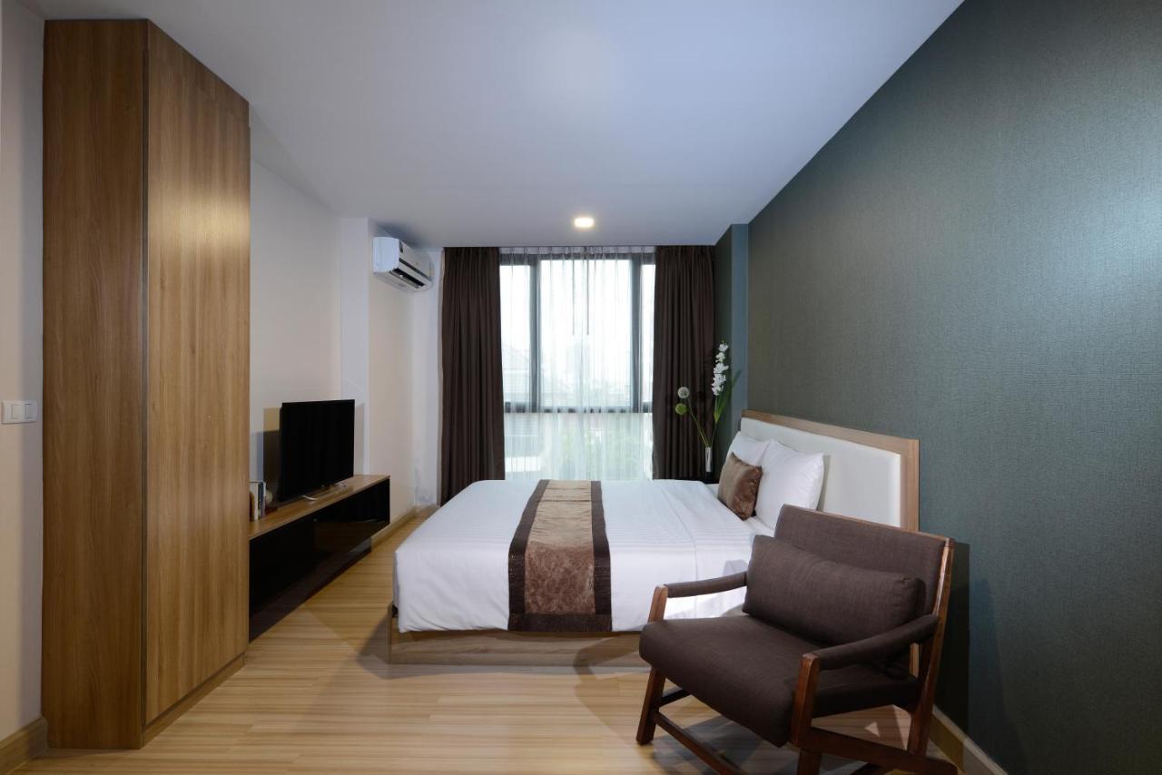 Ramada By Wyndham Bangkok Ten Ekamai Residences Exterior photo