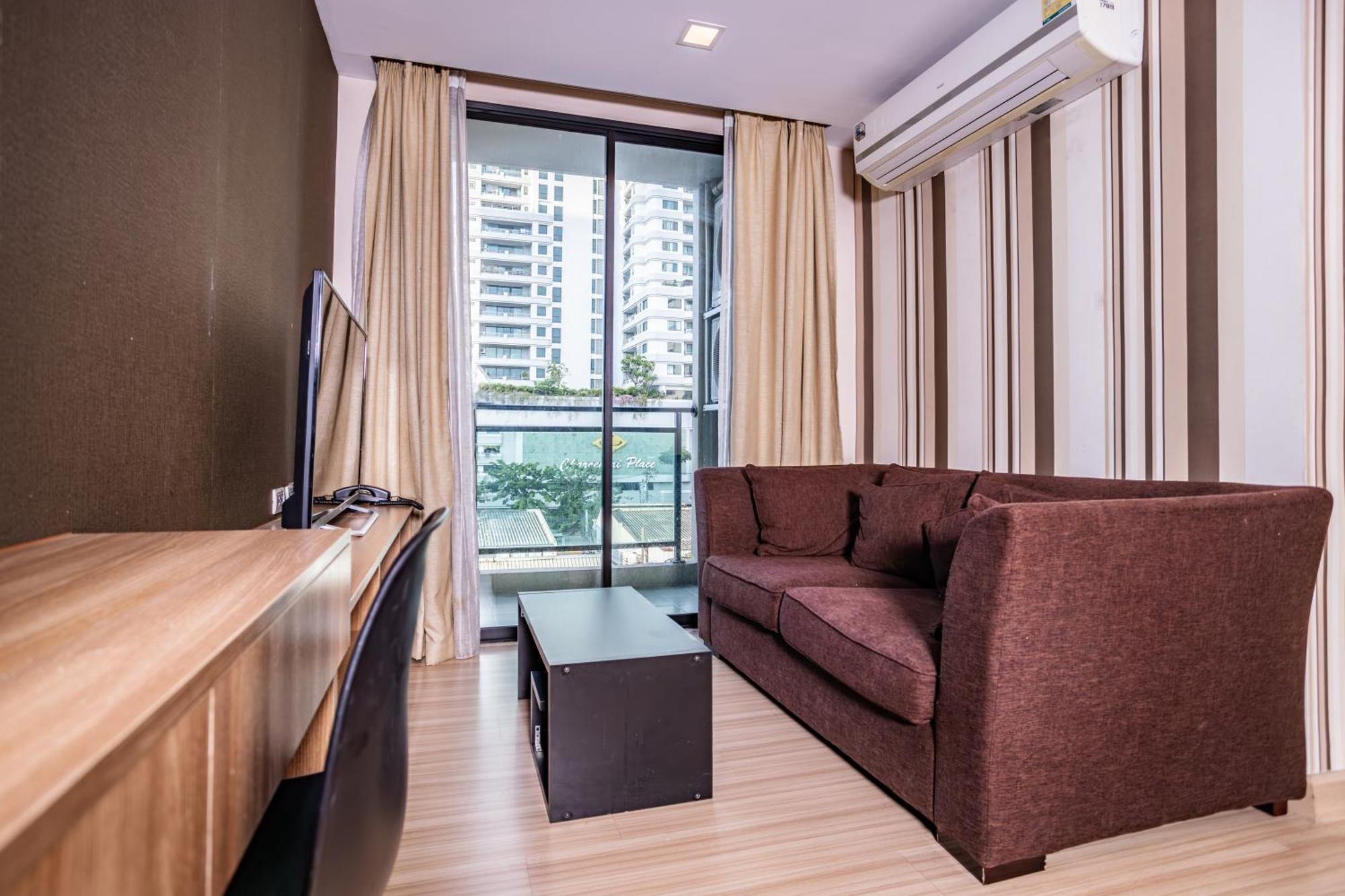 Ramada By Wyndham Bangkok Ten Ekamai Residences Exterior photo